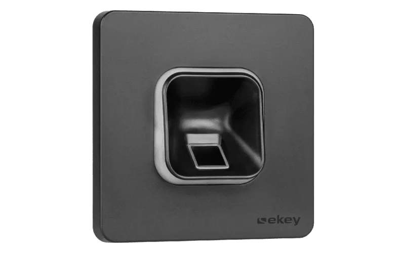 ekey_xline_fingerprint_schwarz_seitlich_4.png